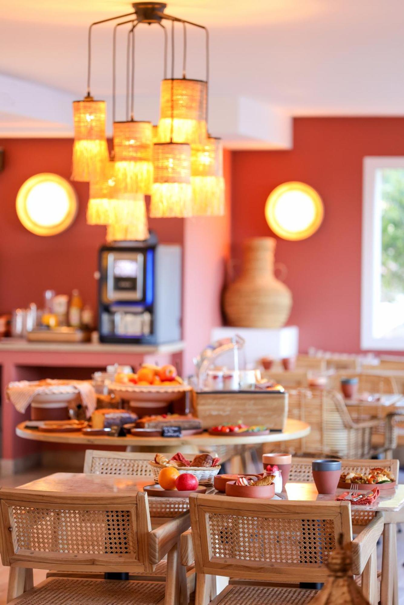 Le Saint Erasme, Hotel Eco Friendly 칼비 외부 사진